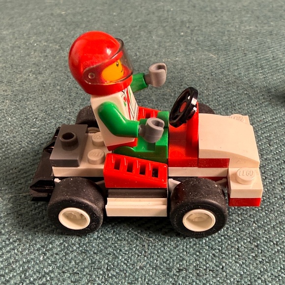 LEGO City Go-Kart Racer Mini Set #30314 - Picture 7 of 11